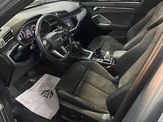 AUDI-Q3-2021
