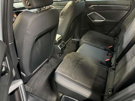 AUDI-Q3-2021