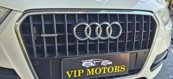 AUDI-Q3-2012