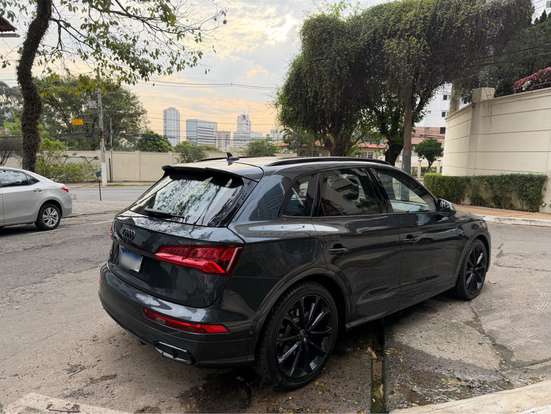 AUDI-SQ5-2018