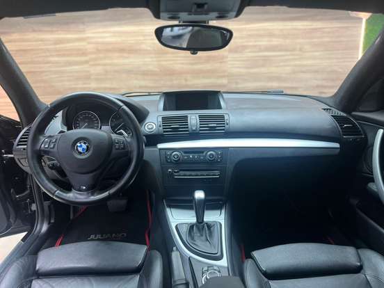 BMW-130i-2010