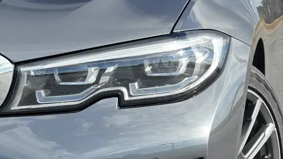 BMW-320i-2020