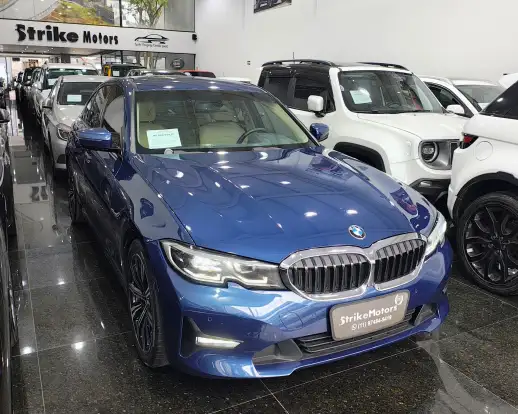 BMW-320i-2021