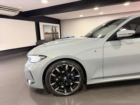 BMW-320i-2024