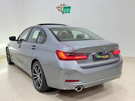 BMW-320i-2023