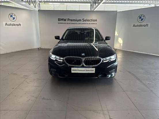 BMW-320i-2021