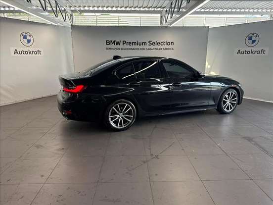 BMW-320i-2021