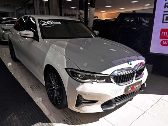 BMW-320i-2020