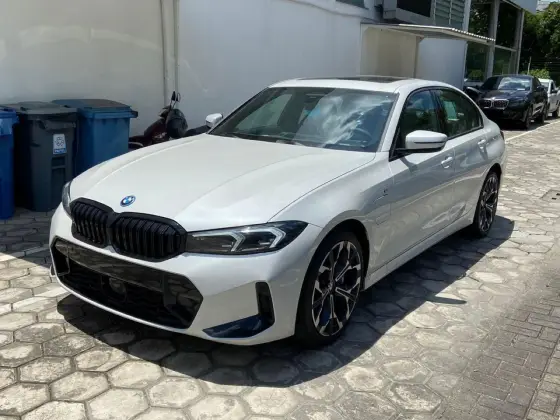 BMW 330e 2.0 16V TURBO HÍBRIDO M SPORT AUTOMÁTICO BMW 330e 2.0 16V TURBO HÍBRIDO M SPORT AUTOMÁTICO