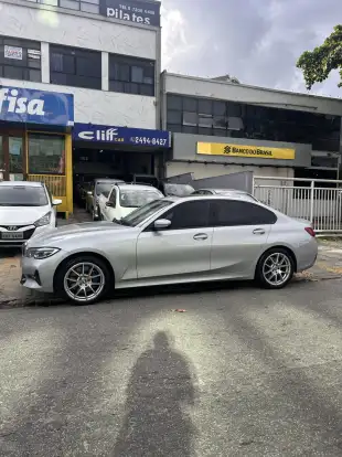 BMW-330i-2019