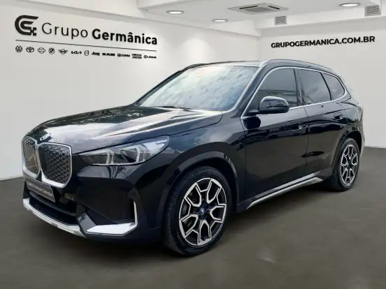 BMW-iX1-2025