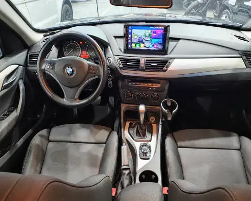 BMW-X1-2011