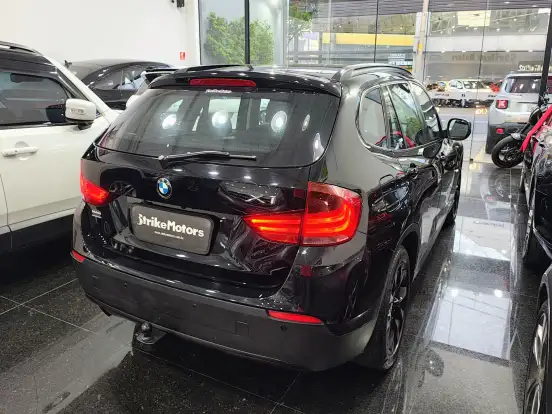 BMW-X1-2.0 18I 4X2 24V GASOLINA 4P AUTOMÁTICO BMW-X1-2011
