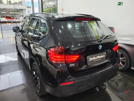BMW-X1-2.0 18I 4X2 24V GASOLINA 4P AUTOMÁTICO BMW-X1-2011