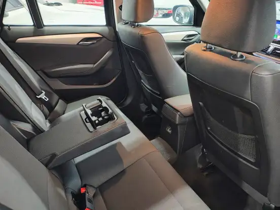 BMW-X1-2.0 18I 4X2 24V GASOLINA 4P AUTOMÁTICO BMW-X1-2011