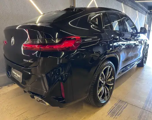 BMW-X4-2022