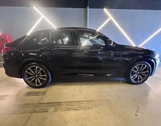 BMW-X4-2022