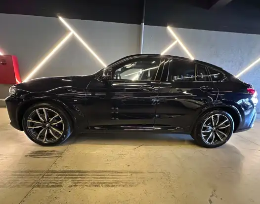 BMW-X4-2022