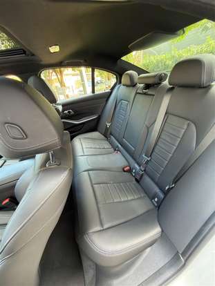 BMW-320i-2024