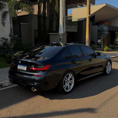 BMW-320i-2020