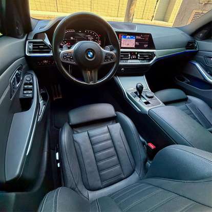 BMW-320i-2020