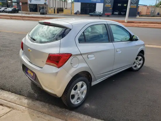 CHEVROLET-ONIX-1.4 MPFI LT 8V FLEX 4P MANUAL CHEVROLET-ONIX-2019