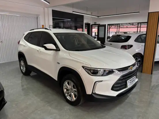 CHEVROLET-TRACKER-2023
