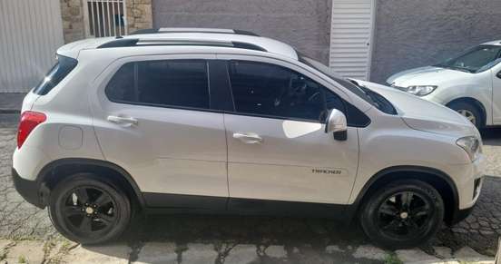 CHEVROLET-TRACKER-2016