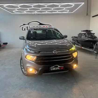 FIAT TORO 2.0 16V TURBO DIESEL RANCH 4WD AT9 FIAT TORO 2.0 16V TURBO DIESEL RANCH 4WD AT9