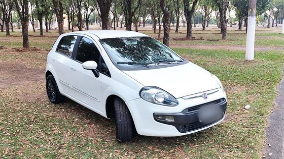 FIAT PUNTO 1.6 ESSENCE 16V FLEX 4P MANUAL