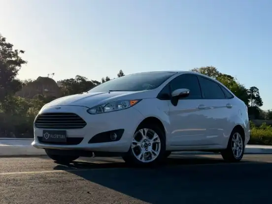 FORD-FIESTA-1.6 SE HATCH 16V FLEX 4P POWERSHIFT FORD-FIESTA-2013