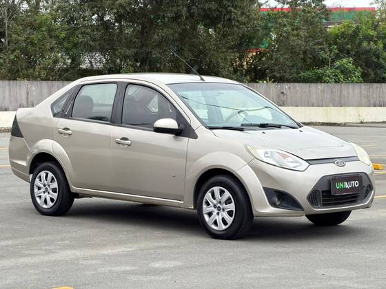 FORD FIESTA 1.6 ROCAM SE SEDAN 8V FLEX 4P MANUAL