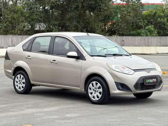 FORD-FIESTA-2013