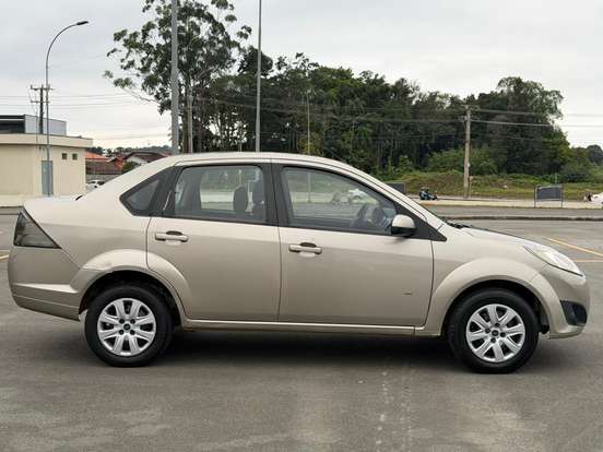 FORD-FIESTA-2013