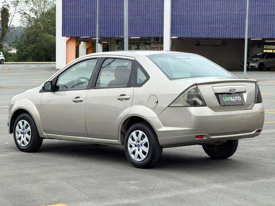 FORD-FIESTA-2013
