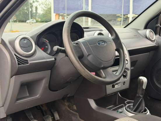 FORD-FIESTA-2013