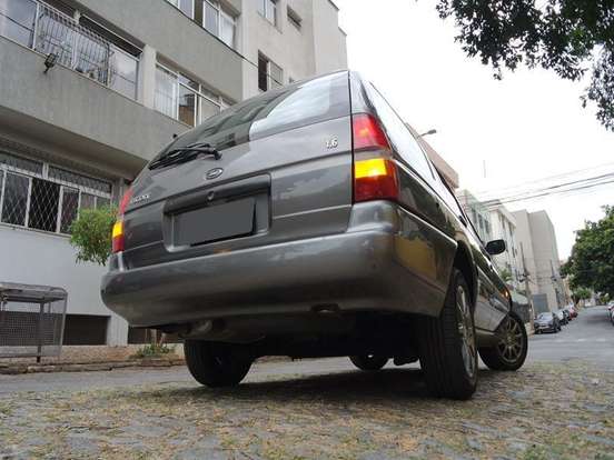 FORD-ESCORT-2000