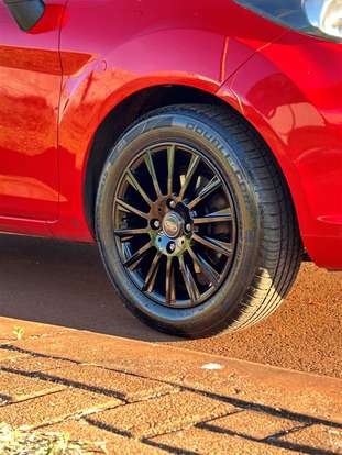 FORD-FIESTA-2015