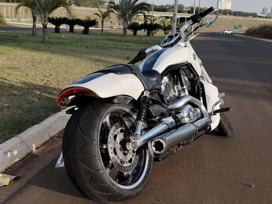 HARLEY-DAVIDSON-V-ROD MUSCLE-2013