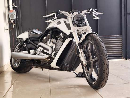 HARLEY-DAVIDSON-V-ROD MUSCLE-2013