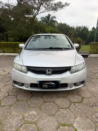 HONDA CIVIC 1.8 LXS 16V GASOLINA 4P AUTOMÁTICO HONDA CIVIC 1.8 LXS 16V GASOLINA 4P AUTOMÁTICO