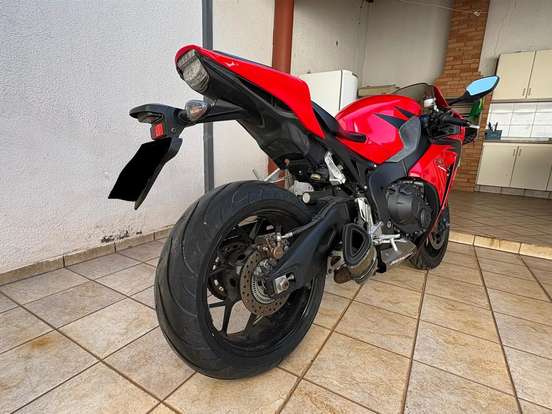 HONDA-CBR 1000RR FIREBLADE HONDA-CBR 1000RR FIREBLADE-2012