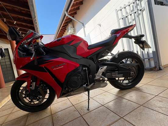 HONDA-CBR 1000RR FIREBLADE HONDA-CBR 1000RR FIREBLADE-2012