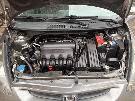 HONDA-FIT-2004