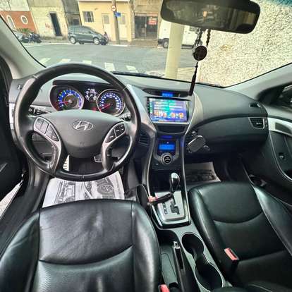 HYUNDAI-ELANTRA-2012