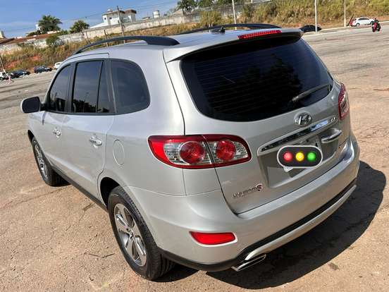 HYUNDAI-SANTA FÉ-2.4 MPI 2WD 16V GASOLINA 4P AUTOMÁTICO HYUNDAI-SANTA FÉ-2011