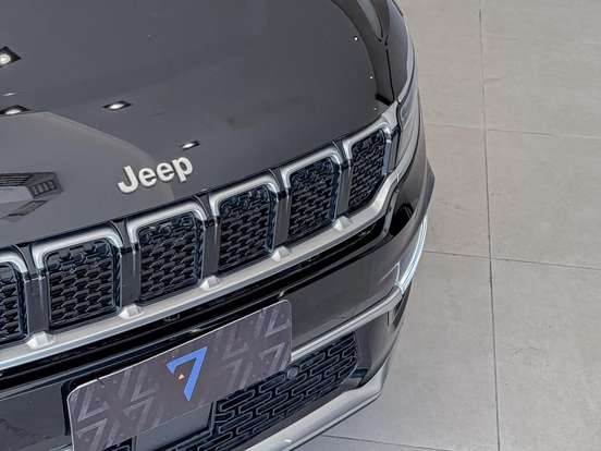 JEEP-COMMANDER-2022