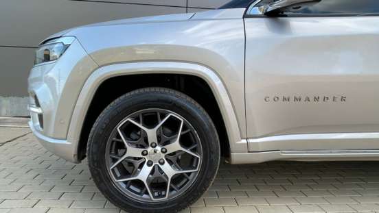 JEEP-COMMANDER-2022