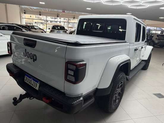 JEEP-GLADIATOR-2021