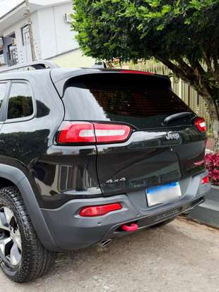 JEEP-CHEROKEE-2015